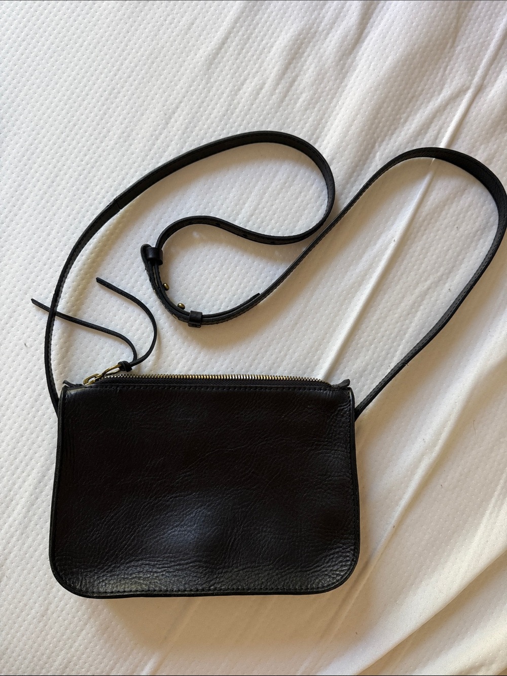 Madewell Black Leather Crossbody Bag - Classic Minimalist Style